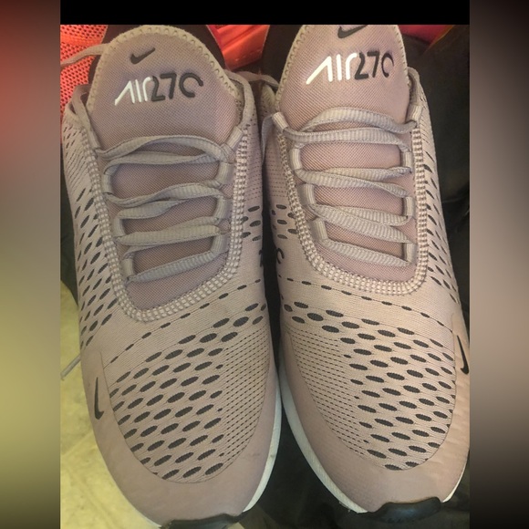 COPY - Women’s Nike 270’s - Picture 2 of 3